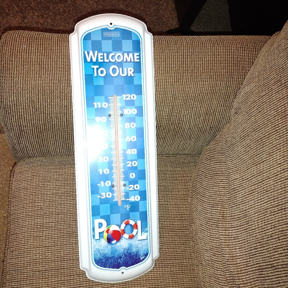 RETRO STYLE OUTDOOR THERMOMETER